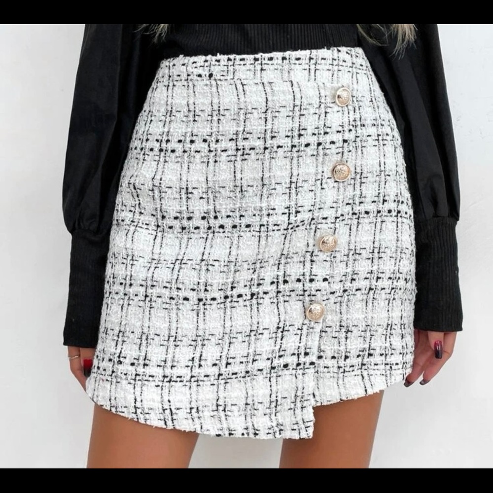 White plaid tweed skirt size medium